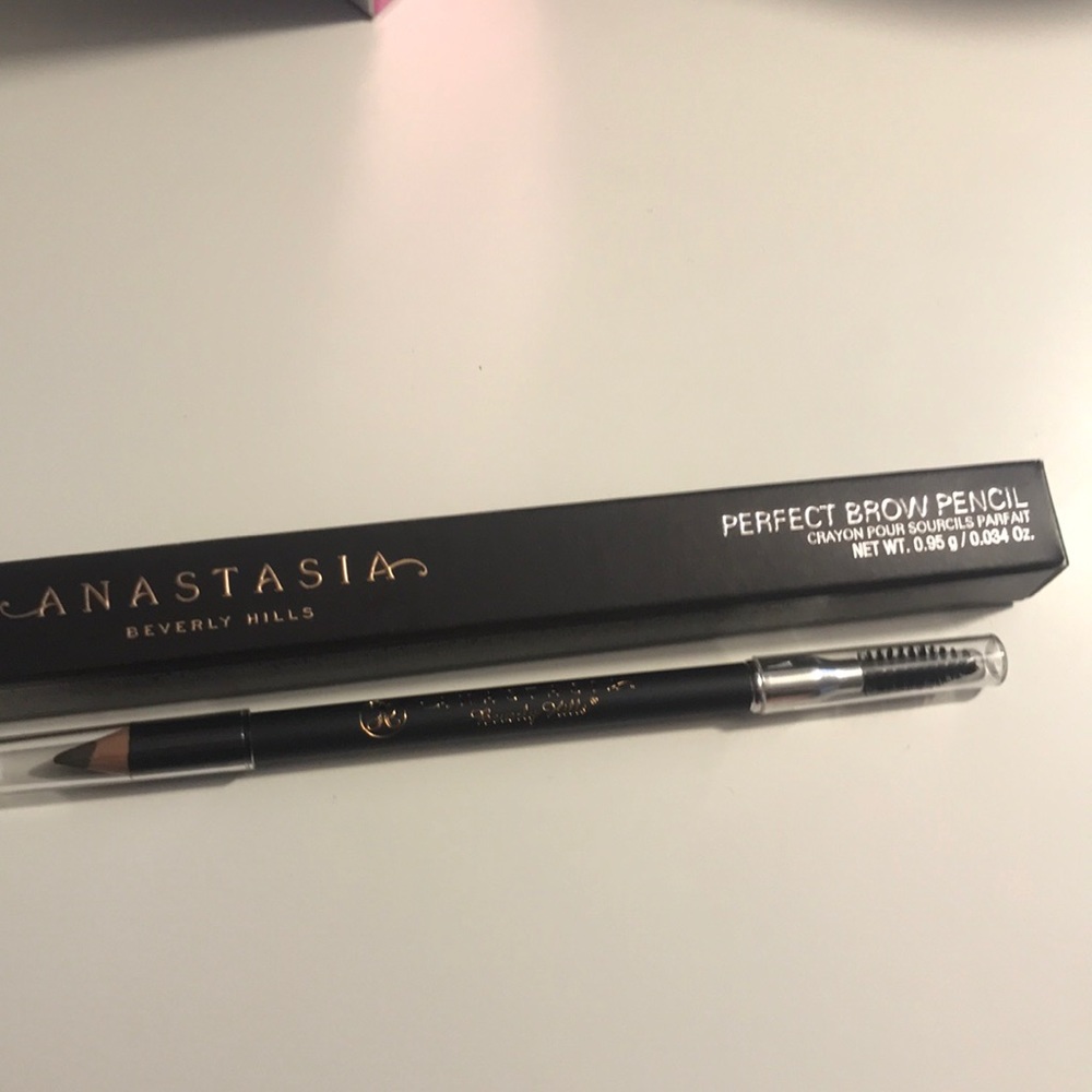 Brand new Anastasia Beverly Hills eyebrow pencil